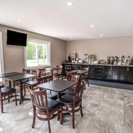 Super 8 by Wyndham Kingston