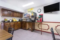 Days Inn by Wyndham Simpsonville - breakfast