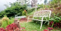 Villa Lonjong at Puncak by SakalaHome Hotel di Desa Cipanas