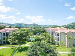 Unique 3BD Wonder on 3rd Floor in Coco With Mountain Views