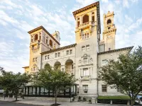 The Jefferson Hotel Отели рядом с достопримечательностью «Кэритаун»