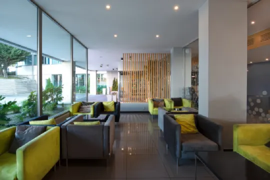 Holiday Inn Express LISBON AIRPORT by IHG Отели в г. 
