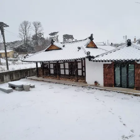Boryeong Dalitteumyeonkkochipigo Hanok Stay