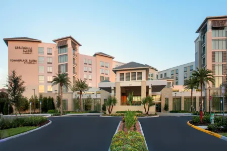 SpringHill Suites by Marriott Orlando Theme Parks/Lake Buena Vista Отели рядом с достопримечательностью «Бейзилика оф Нешнел Шрайн оф Мэри, Квин оф Юниверс»