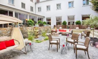 3. Hotel Ma..