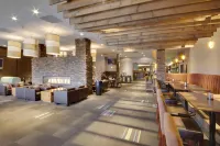 The Coast Kamloops Hotel & Conference Centre - バー