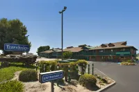 Travelodge by Wyndham Lemoore Near Naval Air Station Hotel di Lemoore