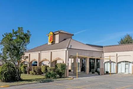 Super 8 by Wyndham Ft Stockton