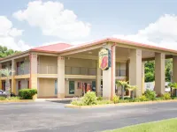 Super 8 by Wyndham Defuniak Springs Hotels in DeFuniak Springs