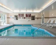 Comfort Suites Southport - Pools