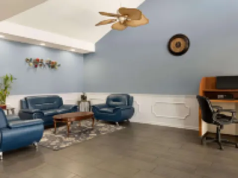 Baymont by Wyndham Warner Robins Hotels in Warner Robins