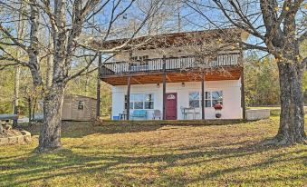 Lakefront Delta Cottage w/ Views, Canoe & Dock!