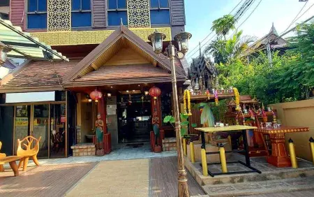 โรงแรม แทรเวลเลอร์อินน์