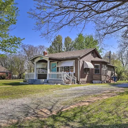 Amazing Musical Abode in Expo Square Neighborhood!