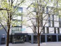 Motel One München - Deutsches Museum Hôtels à proximité de : Porte Isartor