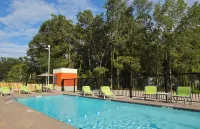 Holiday Inn Express & Suites Columbus North Hotel a Columbus