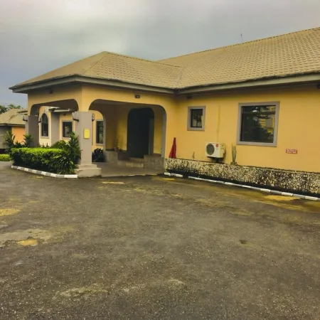 Nesville Suites Отели в г. Калабар