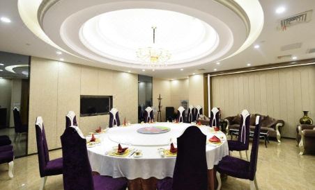 Vienna Hotel(Yantai Wanda Plaza Suochengli) - Housity