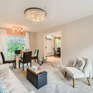 Charming Single Level 4 Bedrooms Gresham Home Near Pdx, Edgefield and Mt Hood