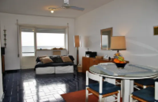 Edy Sea View Holiday Apartment