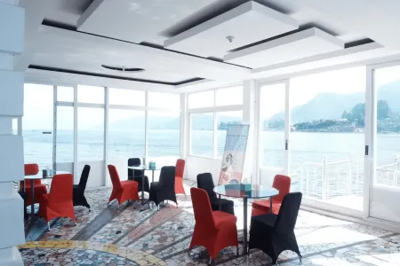 Star Beach Hotel Отели в г. Toba Regency