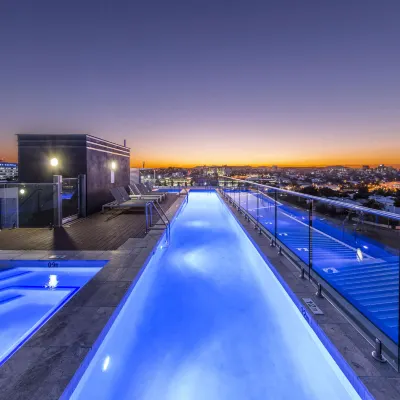 Oaks Brisbane Woolloongabba Suites Hotels near Woolloongabba Art Gallery