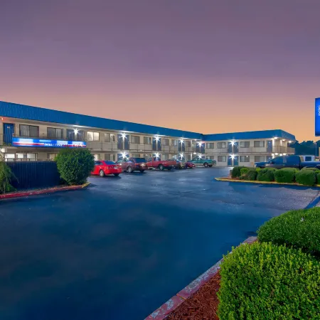 Motel 6 Russellville, AR