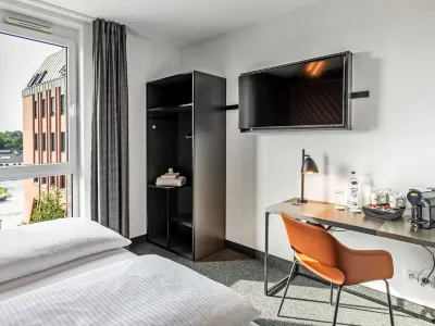 B&B Hotel Lübeck-Hbf Отели в г. 