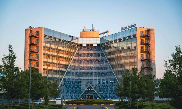 Flonk Hotel Groningen Zuid, BW Signature Collection