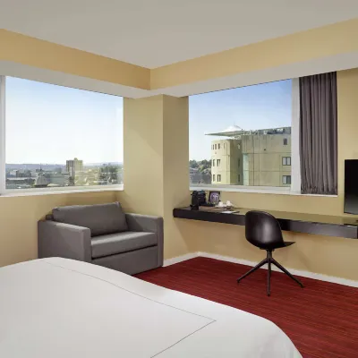 Park Plaza Leeds Hotels near Leeds City Museum