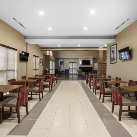 Comfort Suites - University