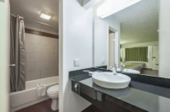 Days Inn by Wyndham Cincinnati I-71