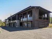 Holy Lake Chalet b Hotel dekat Palosaari Reindeer and Fshing Farm