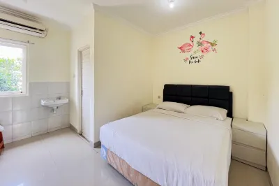 Papa Kana Farm Mitra RedDoorz at Pacet Mojokerto Hotels in Wonosalam