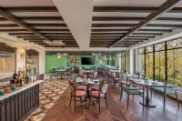 Hyatt Centric Rajpur Road Dehradun - bar