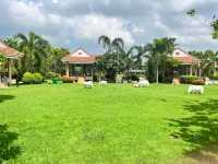 Reuan Chom Dao Resort Các khách sạn ở Chom Bueng