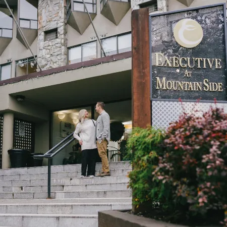 Executive The Inn At Whistler Village & Mountain Side Hotel