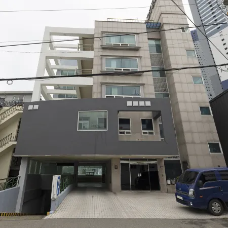 Busan Yeongdo Beach Отели рядом с достопримечательностью «Храм Посонса»