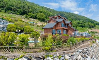 Namhae Macaron Pension