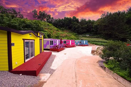 Samcheok Supsokbada Pension Отели рядом с достопримечательностью «Cave Mystery Hall»