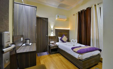 Hotel Samrat