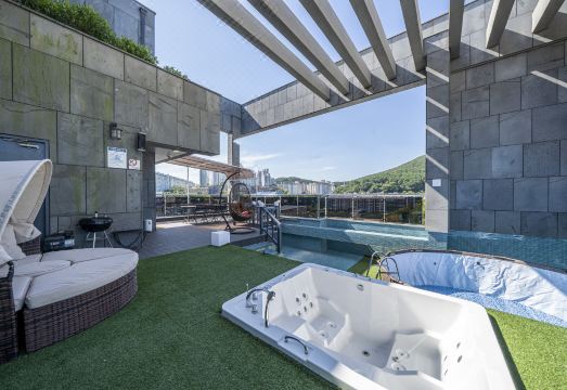 여수 호텔들의 다양한 외관 비교