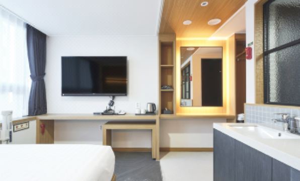 S Stay Hotel