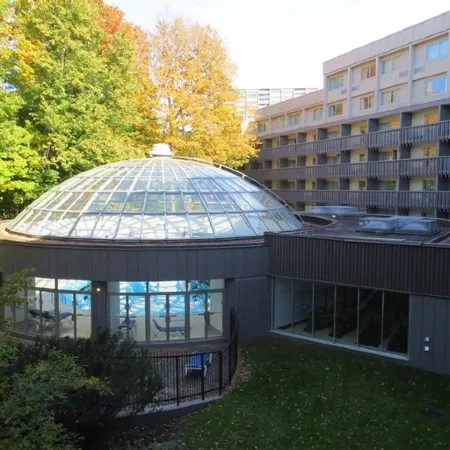 Toronto Don Valley Hotel Отели рядом с достопримечательностью «Магазин IKEA North York»