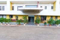 Hotel Grand Ashwin Executive فنادق في Malunje