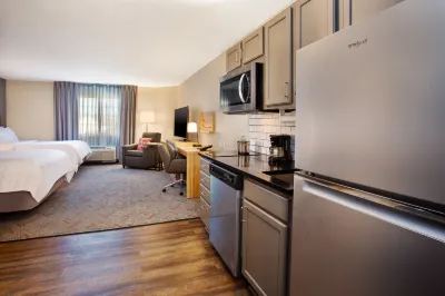 Candlewood Suites Kenosha Hotels near Simmons Beach