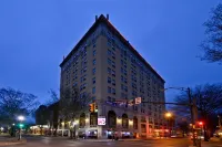 Genetti Hotel, SureStay Collection by Best Western Thomas T. Taber Museum附近的飯店