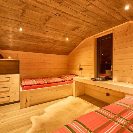 Luxe Timber Lodge & Pet Retreat