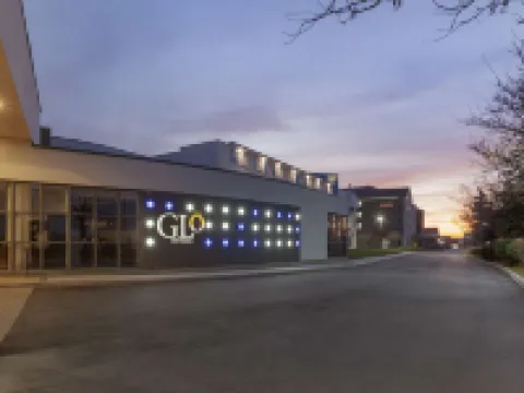 GLō Best Western Mississauga Corporate Centre Hotels near Mississauga Convention Centre