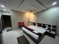 Hotel Anand فنادق في Jhansi Rly. Settl